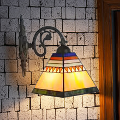 Aurora – Tiffany-inspirerad vägglampa i bärnstensgult glas, rund design – | Dinvardagsshop