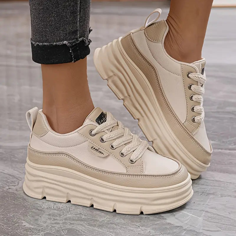 SkyStep Sneakers – Stil och Komfort i Höjdformat-Beige o Brun
