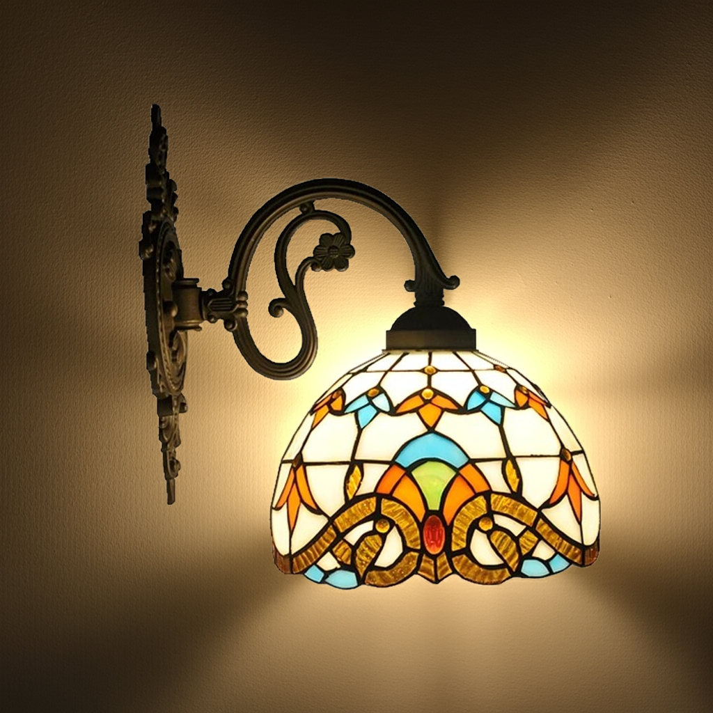 Aurora – Tiffany-inspirerad vägglampa i bärnstensgult glas, rund design – | Dinvardagsshop