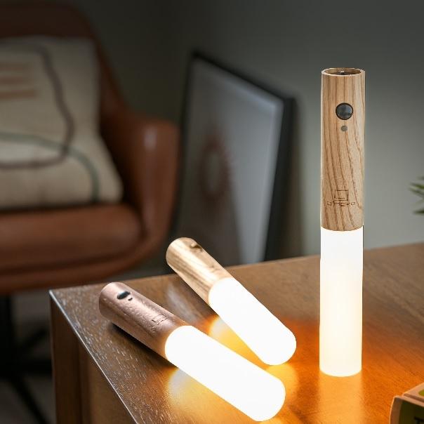 Warmi/nattlampa med rörelsesensor/Ljus träton – | Dinvardagsshop